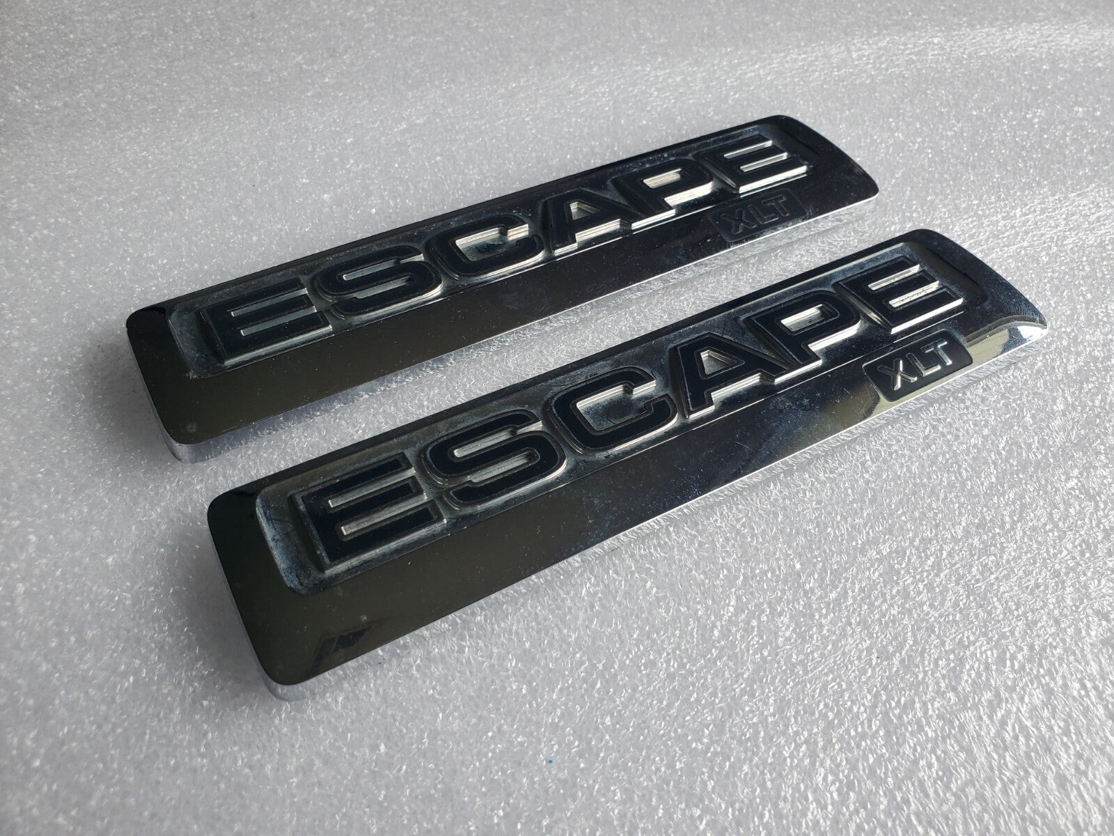 (2) 08 09 10 11 12 FORD ESCAPE XLT REAR GATE CHROME EMBLEM LOGO BADGE OEM 2L3