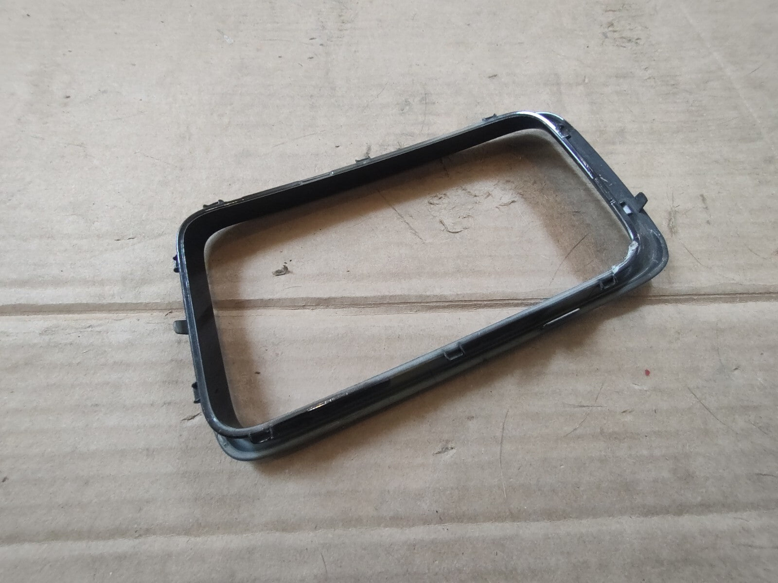 2015-2016 Jeep Grand Cherokee Insert Grille Surround Trim Bezel 68143133AB CL3