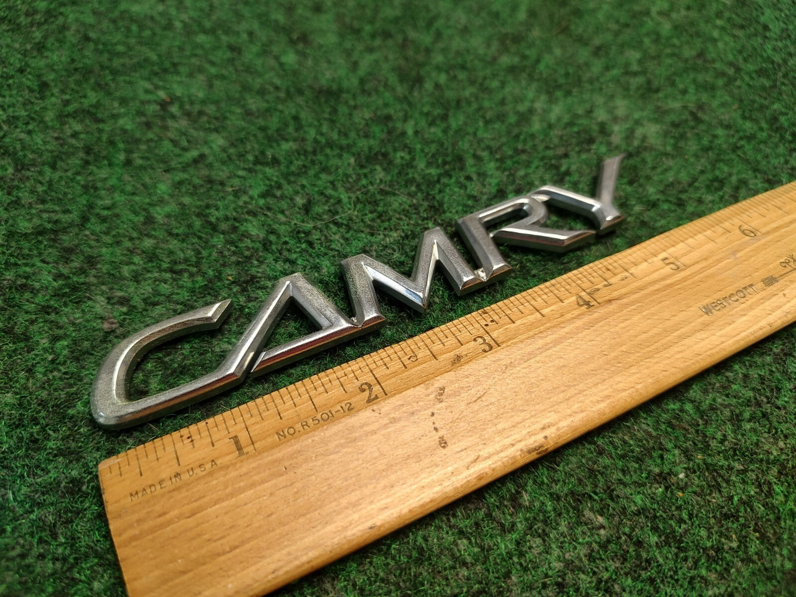 2002-2006 TOYOTA CAMRY CHROME REAR EMBLEM LOGO BADGE NAME PLATE OEM 3S2