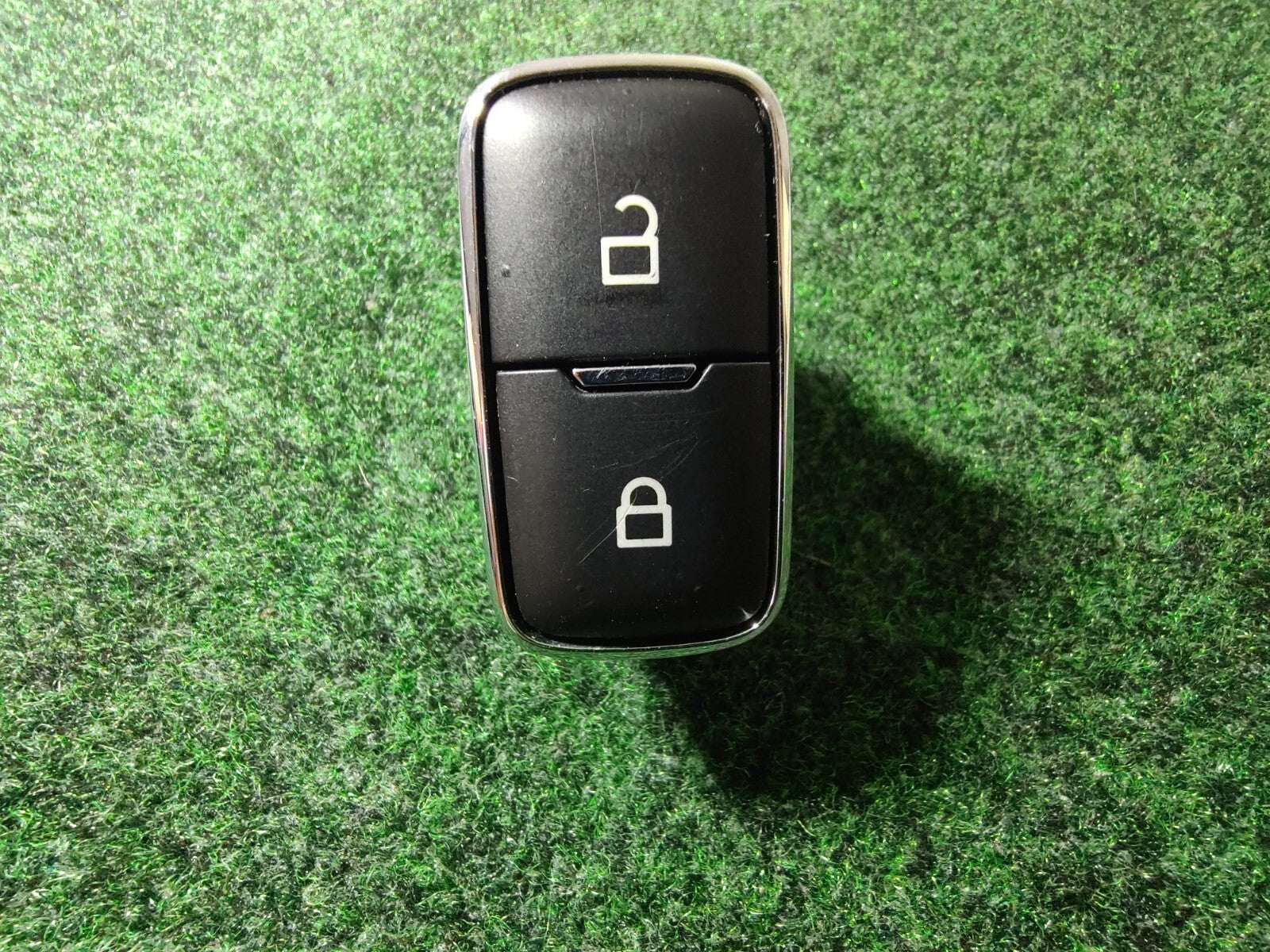 2017-2020 LINCOLN CONTINENTAL REAR LEFT SIDE DOOR PANEL LOCK UNLOCK SWITCH 6S8