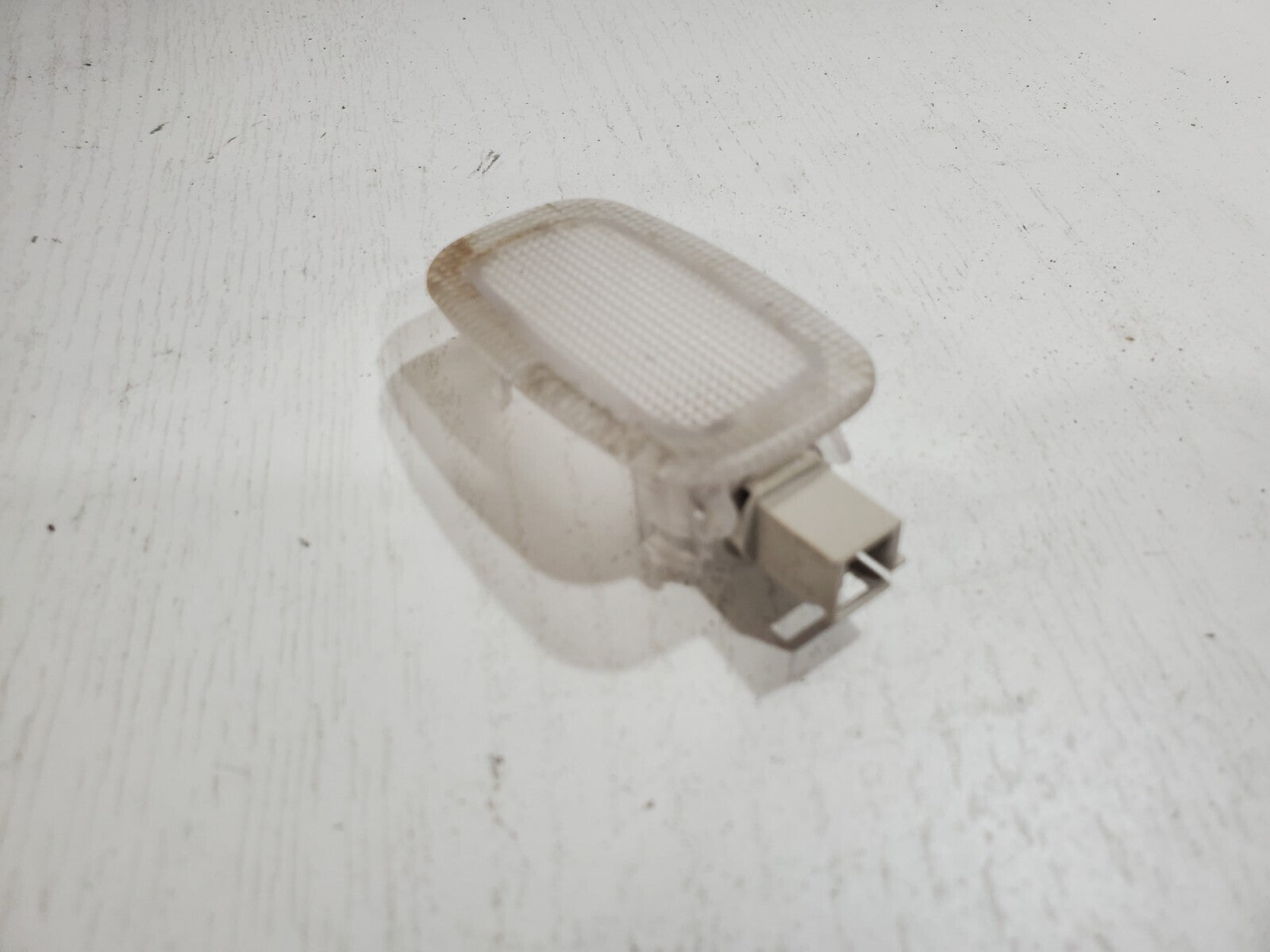 2010 - 2013 MERCEDES BENZ C300 INTERIOR COURTESY LIGHT LAMP A2218200401 OEM 7L9