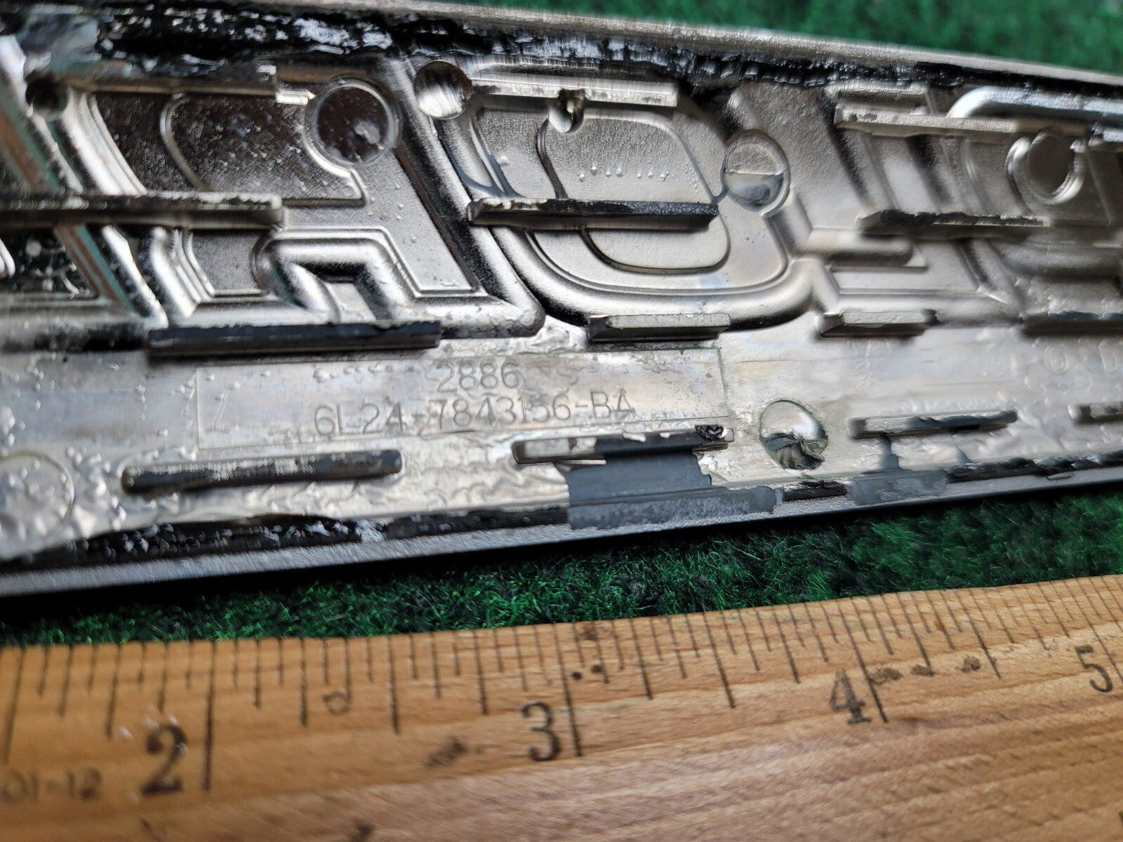 2006-2010 FORD EXPLORER XLT REAR HATCH EMBLEM OEM  6L24-7843156-BA 2M5