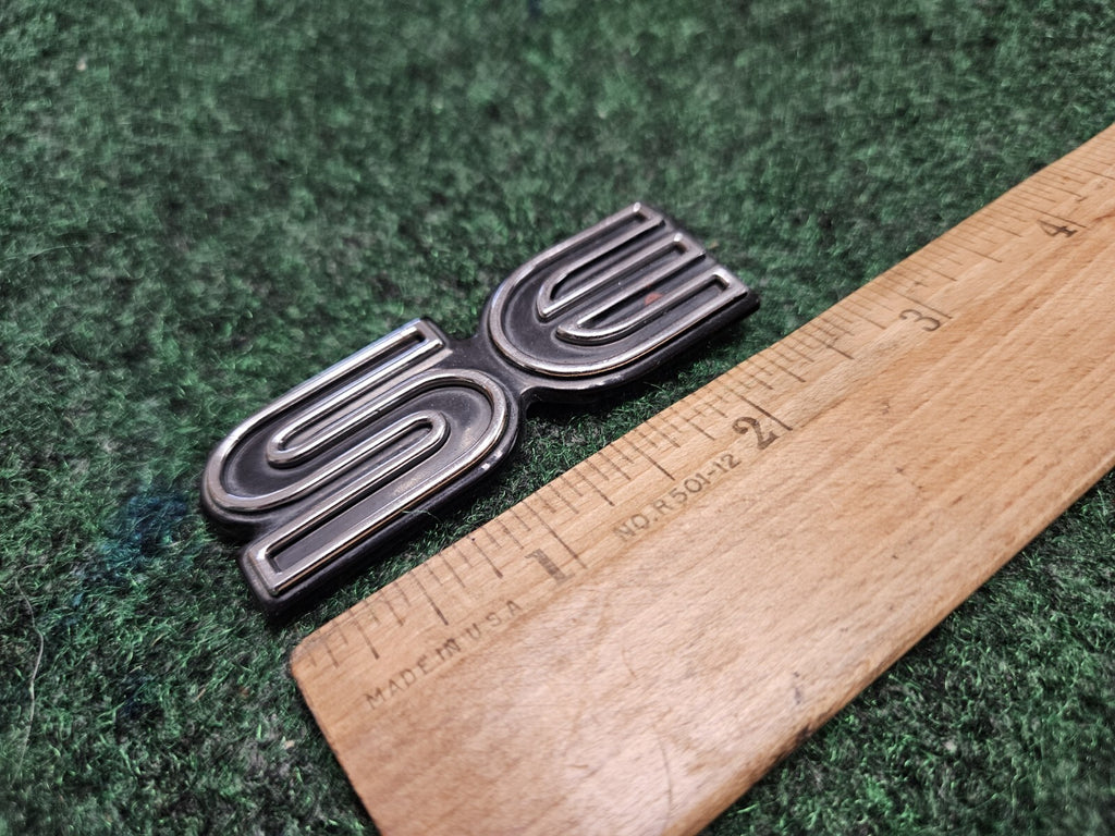 Pontiac OEM SE Black 2 5/8" Emblem Badge Logo Nameplate Name Plate Insignia 5M2