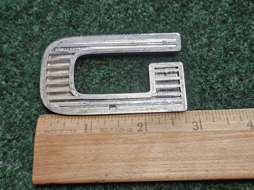 2002 - 2004 Dodge Ram 1500 LETTER D Tailgate Emblem OEM 55077300AA 7S6