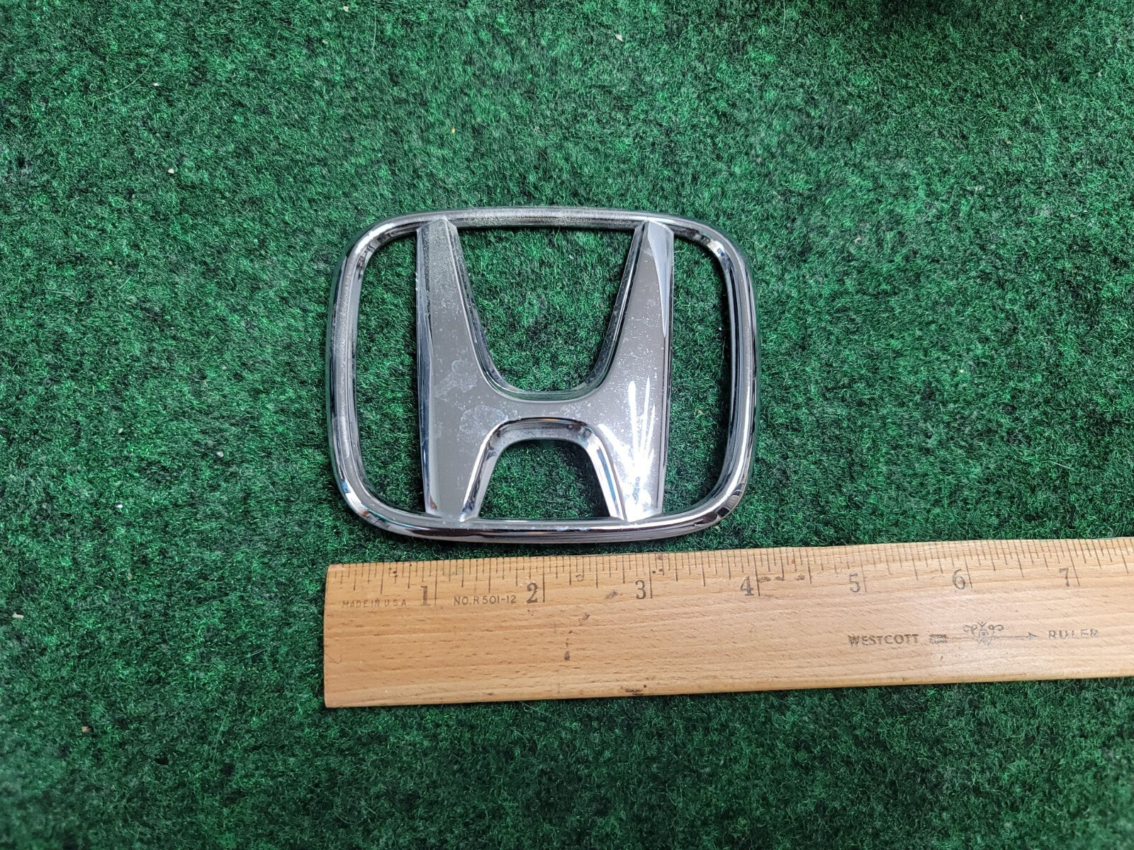 2005-2010 HONDA ODYSSEY REAR LIFTGATE EMBLEM LOGO SYMBOL 75701-SHJ-A000 OEM 2M5