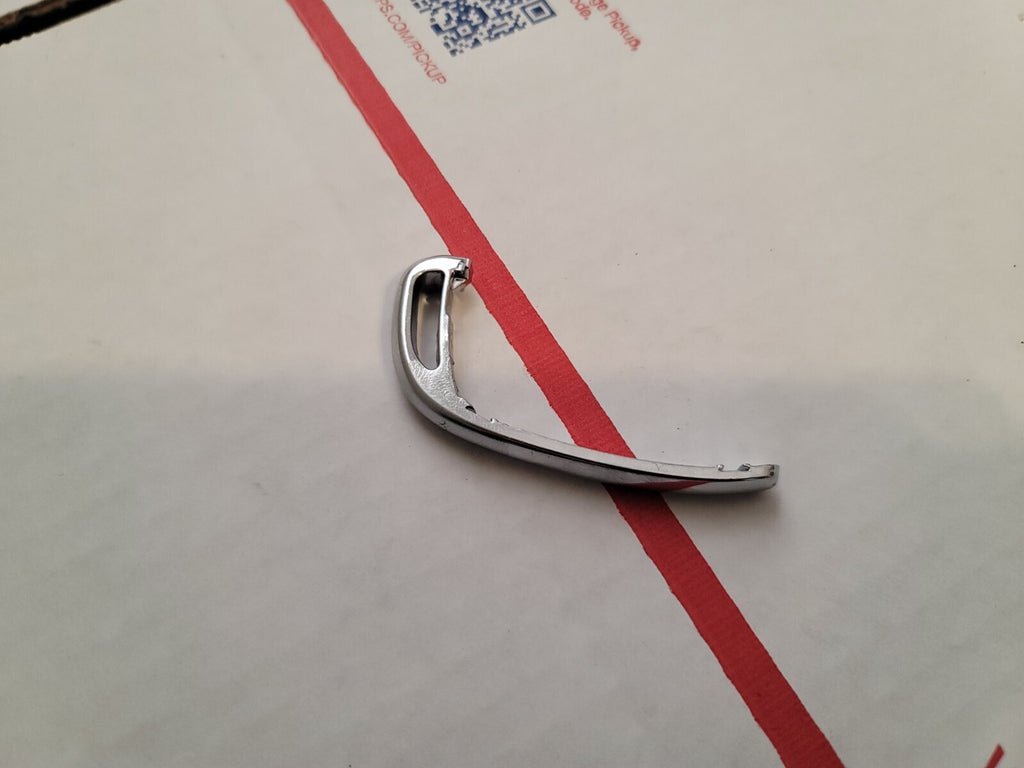 OEM 2015 2016 2017 2018 2019 2020 HYUNDAI TUCSON Key Fob Chrome Handle 7L6