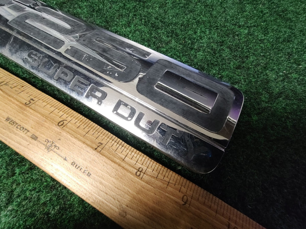 2005-2007 Ford F-250 Super Duty Plastic Fender Emblem 5C34-16B114-V-CA 6S5