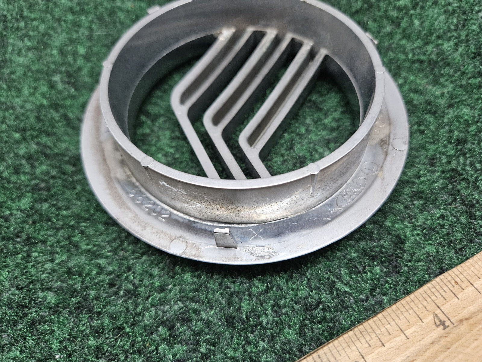 2002-05 Mercury Mountaineer Front Grille Emblem OEM Motorcraft 3l24-8B262-AA GL2