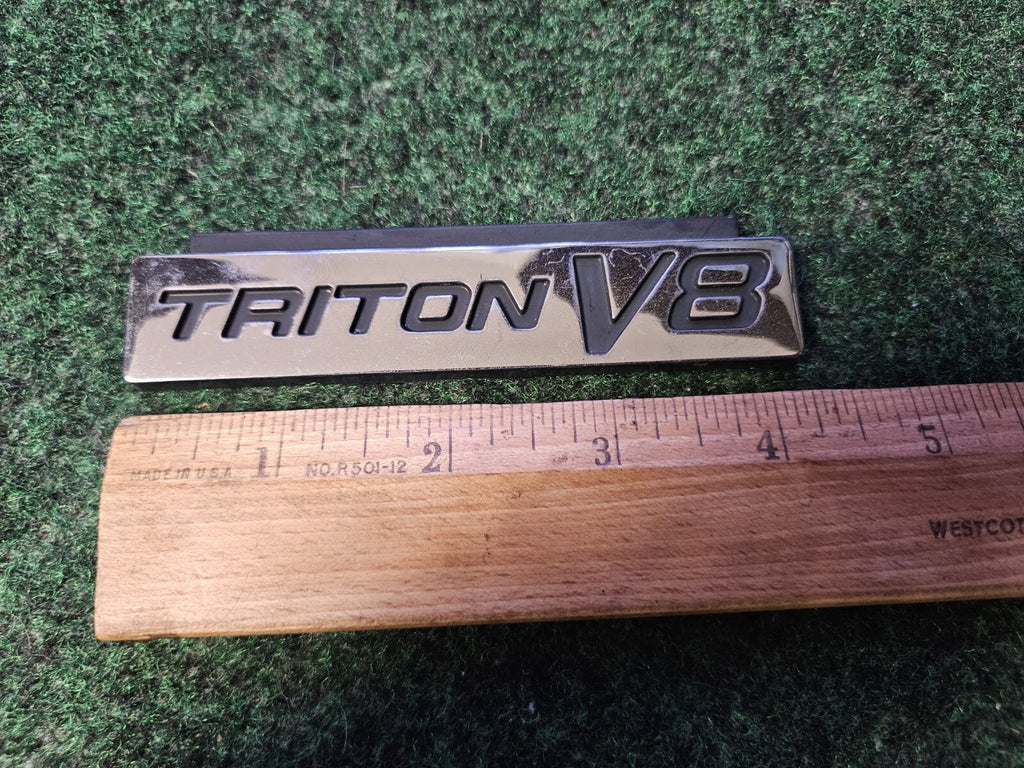 97 98 99 00 01 02 03 04 FORD F-150 TRITON V8 SIDE EMBLEM BADGE LOGO USED OEM 6L4