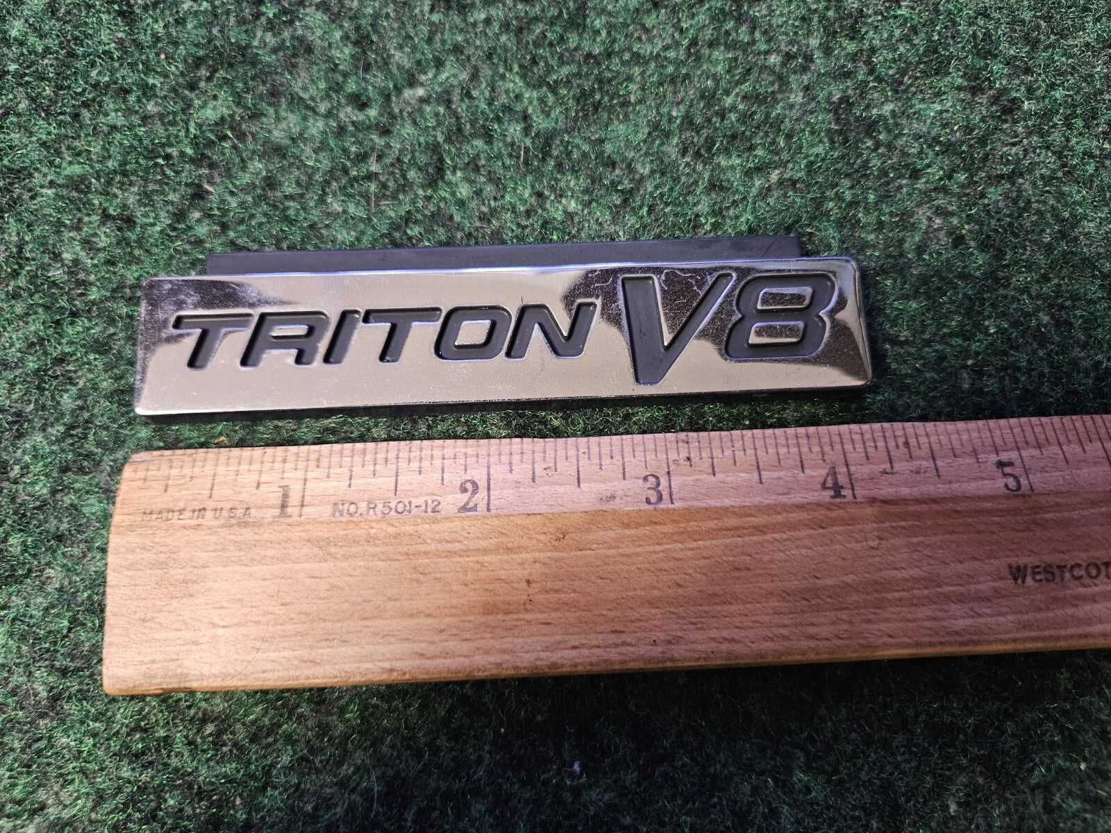 97 98 99 00 01 02 03 04 FORD F-150 TRITON V8 SIDE EMBLEM BADGE LOGO USED OEM 6L4