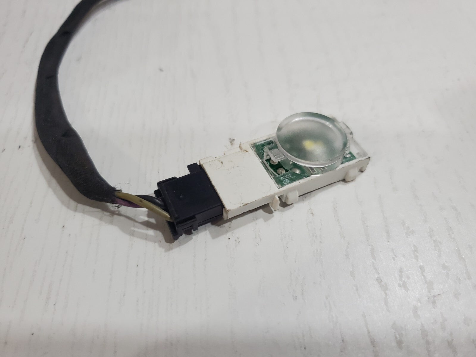2014-2017 CADILLAC CTS Dome Courtesy Light Console Plug 1452142-1 OEM 2L1
