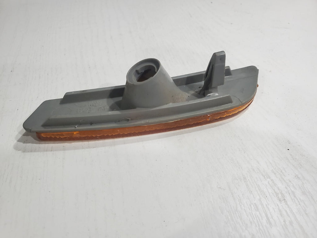 2003-2007 Cadillac CTS Front Left Bumper Marker Light Lamp 25699380 OEM 6L2