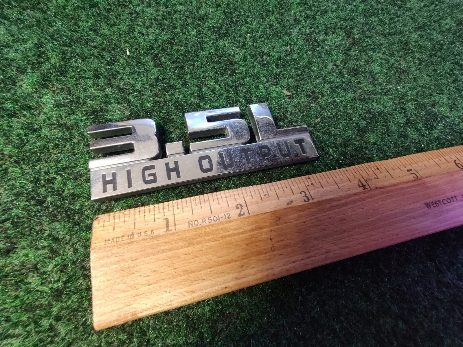 Dodge Charger Magnum 3.5L HIGH OUTPUT Nameplate Emblem 04806330AA 6S4
