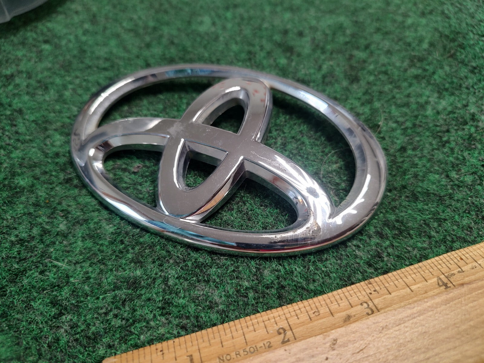 07-11 TOYOTA CAMRY 10-21 4RUNNER REAR TRUNK LID EMBLEM LOGO BADGE SYMBOL OEM 3S2