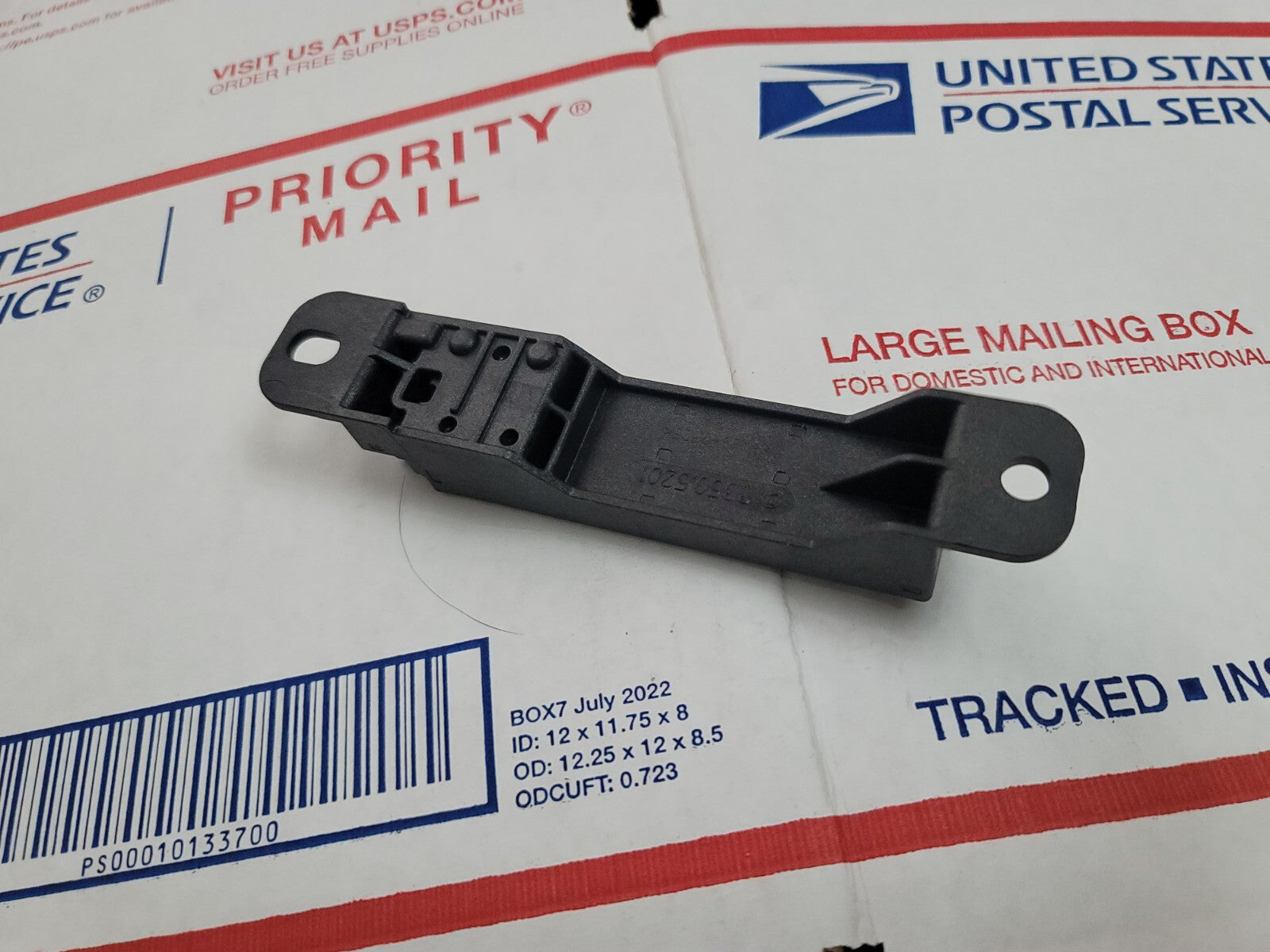 2017 - 2019 MERCEDES GLS450 X166 REAR KEYLESS ENTRY ANTENNA OEM A2059053005 8L6