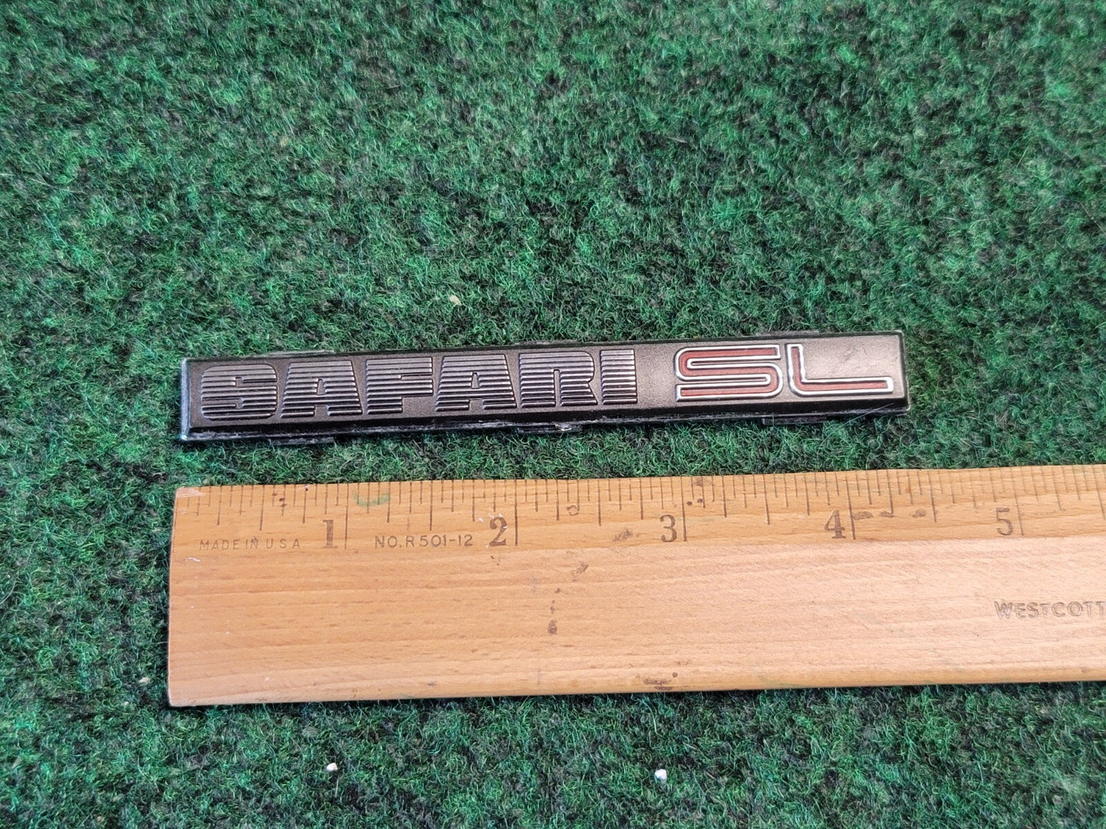 90 91 92 93 94 GMC Safari SL Dash Emblem OEM Badge Nameplate 1990-1994 1S7