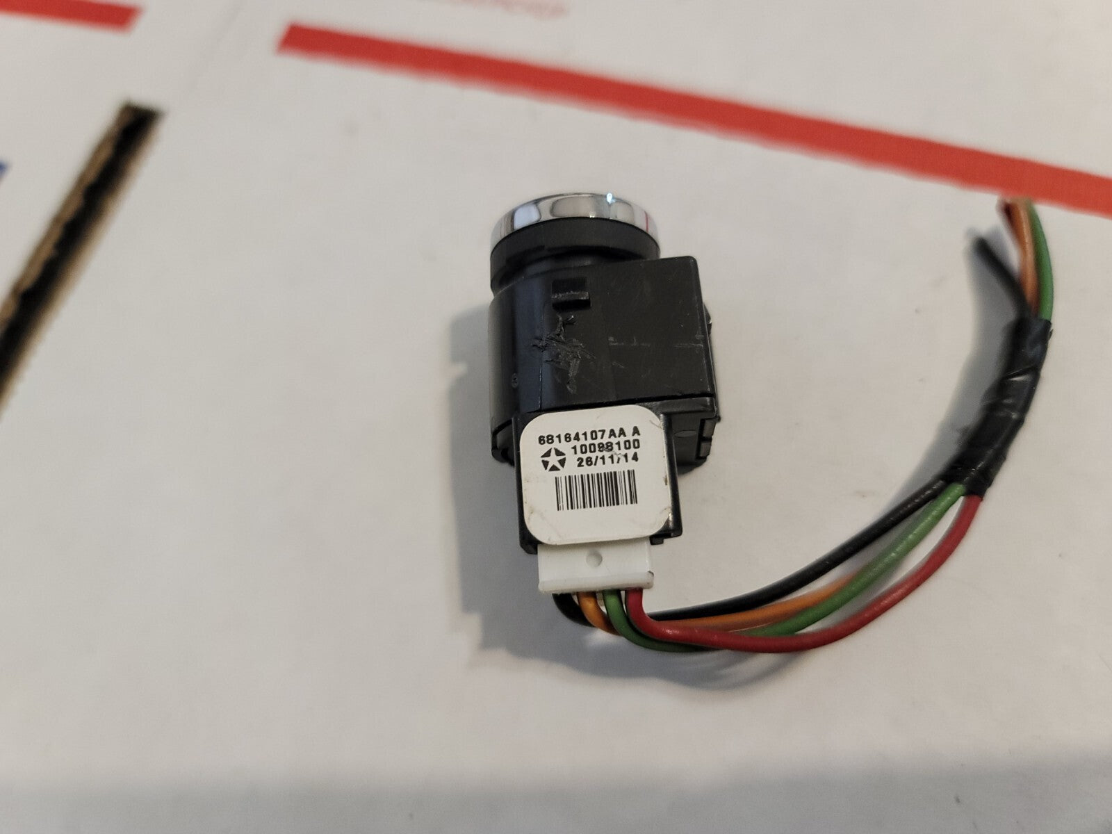 2014 - 2020 JEEP GRAND CHEROKEE FUEL FILLER DOOR LID OPEN SWITCH 68164107AA 7L7