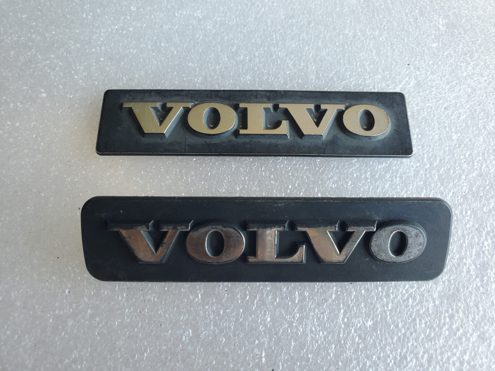 (2) Volvo OEM 1993-1997 NAME PLATE Emblem Badge Logo Nameplate VNTG