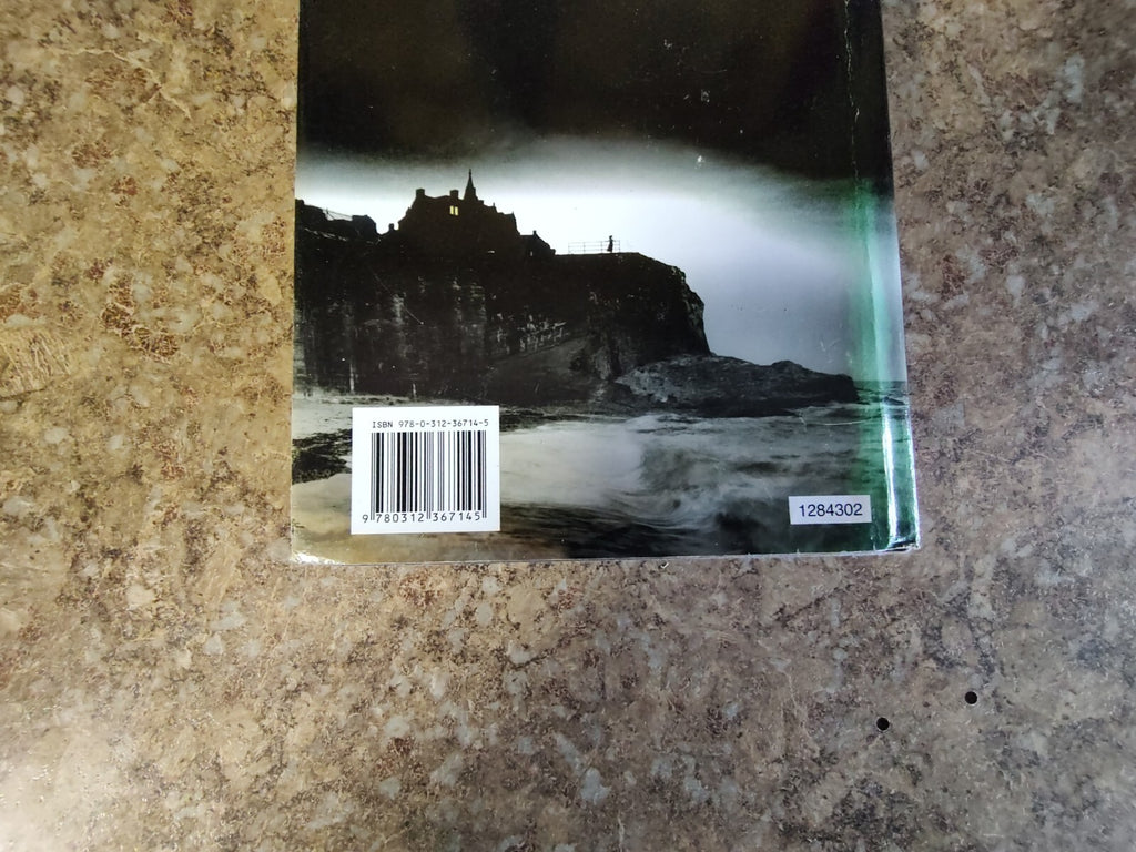 Murder On The Cliffs. A mystery featuring Daphne du Maurier B12