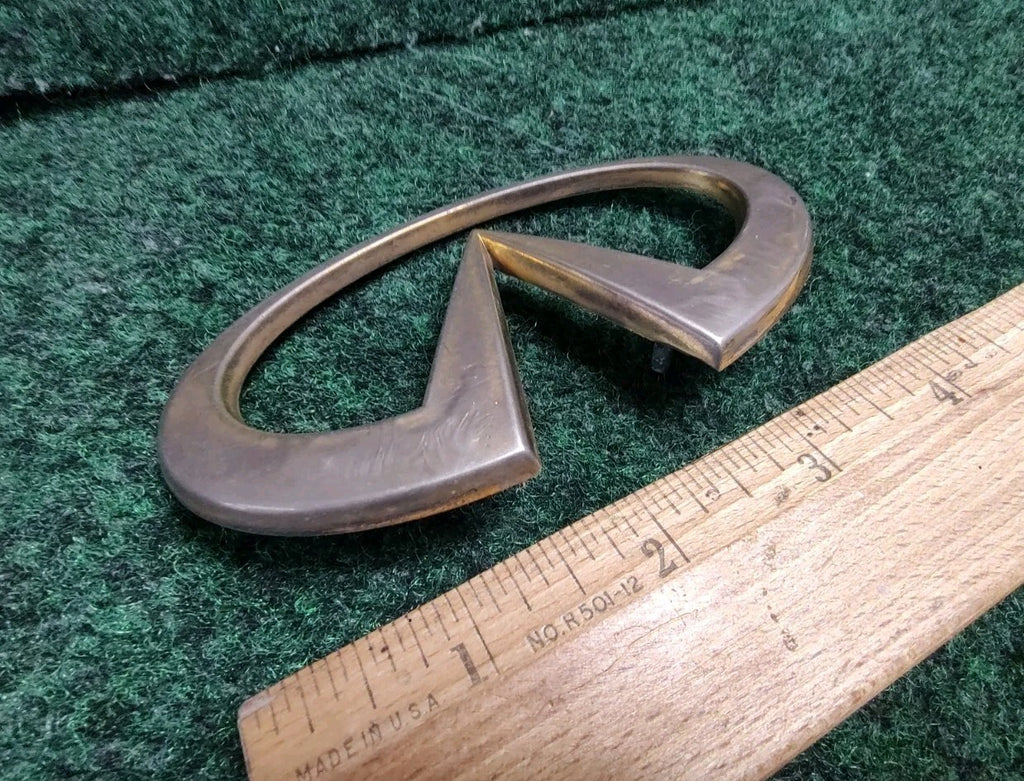 1994-1996 INFINITI G20 1997-1999 QX4 FACTORY OEM FRONT EMBLEM - 62890-0J200 5S5
