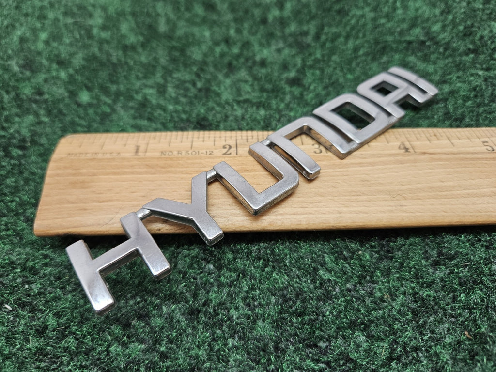 HYUNDAI REAR TRUNK LID CHROME EMBLEM LOGO Badge Name Plate Nameplate OEM 2S6