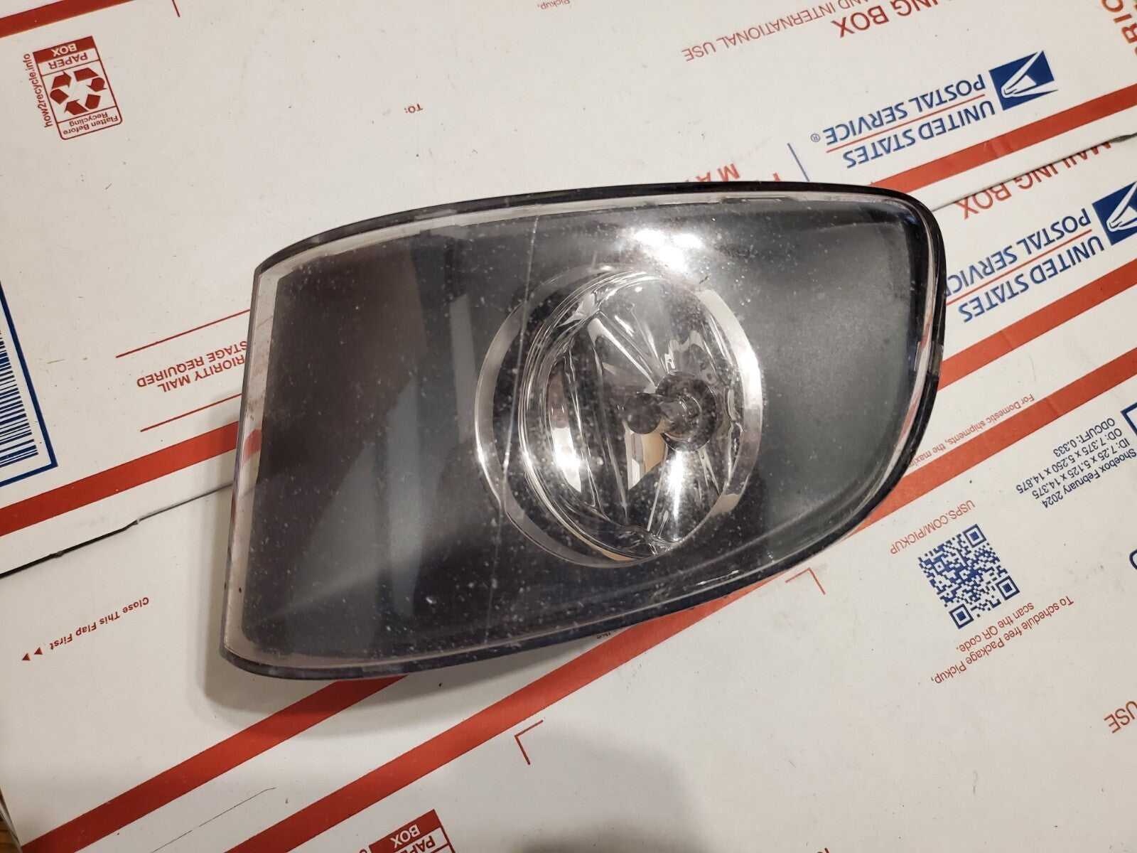 OEM | 2007 -- 2011 BMW 3 Series Coupe (E92) Fog Light Left Driver 6 937 465 CB1
