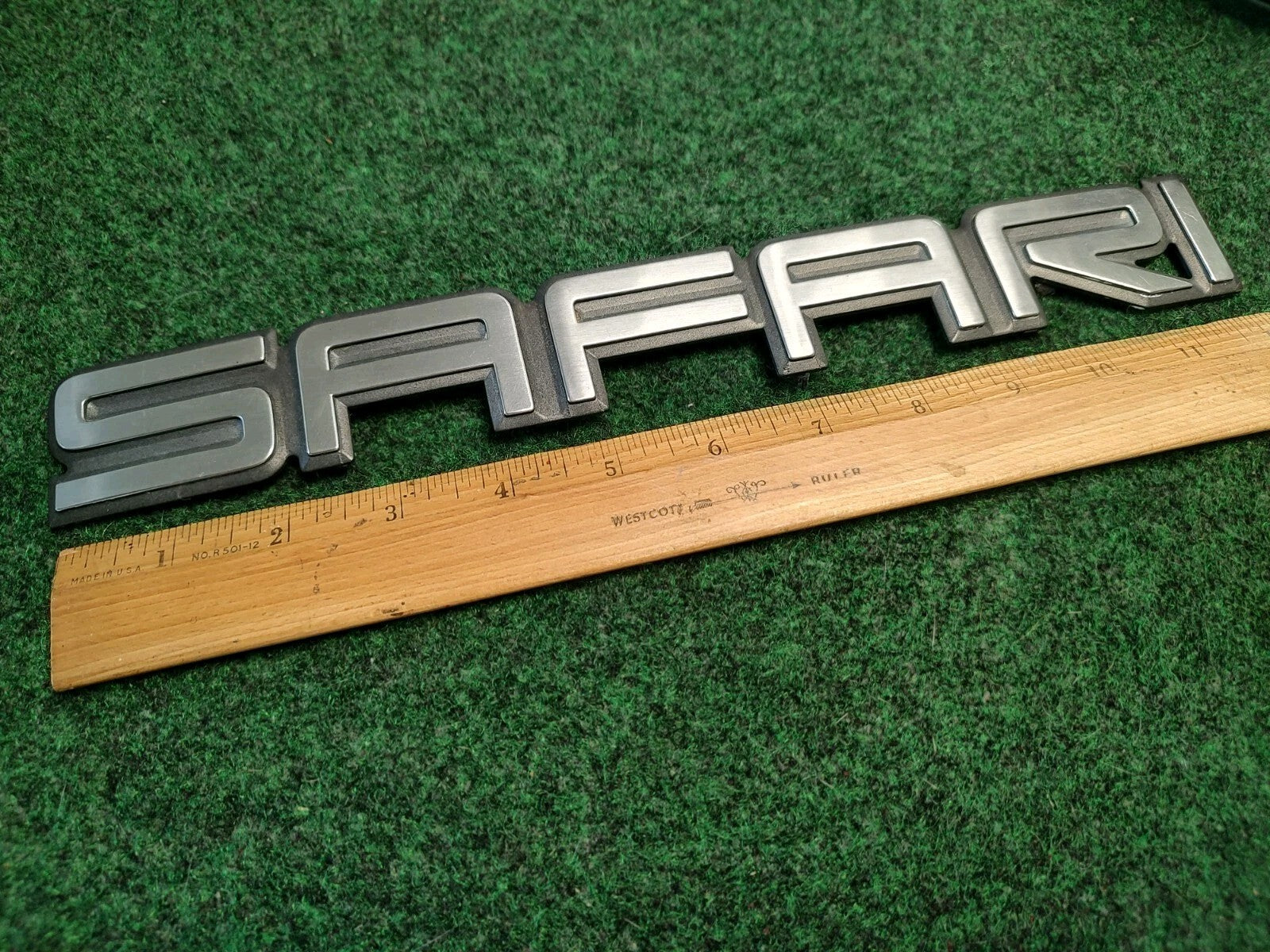 1995-2005 GMC Safari Rear Door Emblem Badge Logo Nameplate Name 15690681 2S2