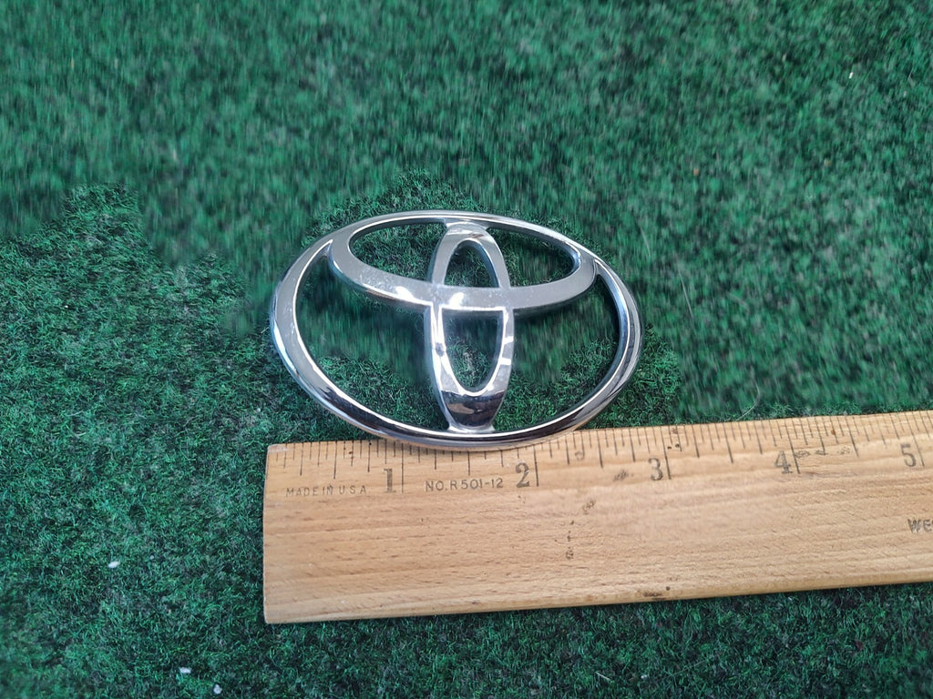 TOYOTA 4RUNNER LOGO BADGE SIGN SYMBOL CHROME EMBLEM 8224ABS 3S8