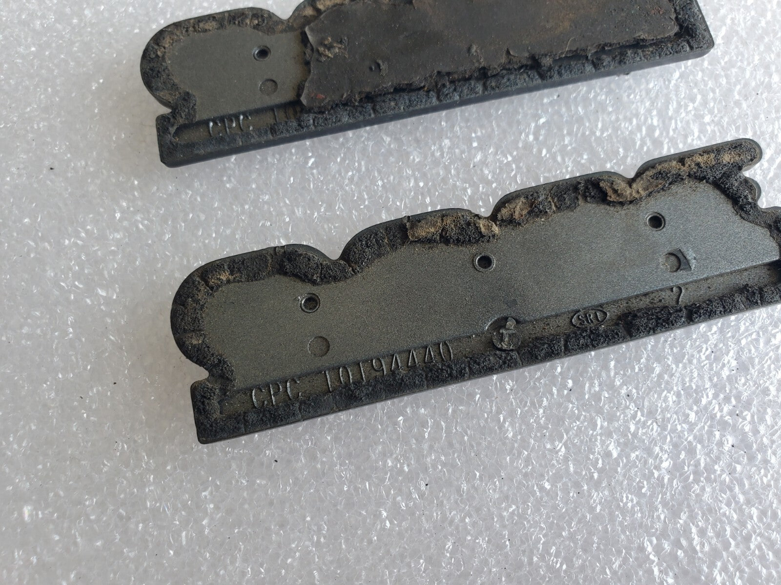 (2) BUICK REGAL 3800 TUNED PORT INJECTION CIRCA 1991 SIDE EMBLEM 10194440 VNTG