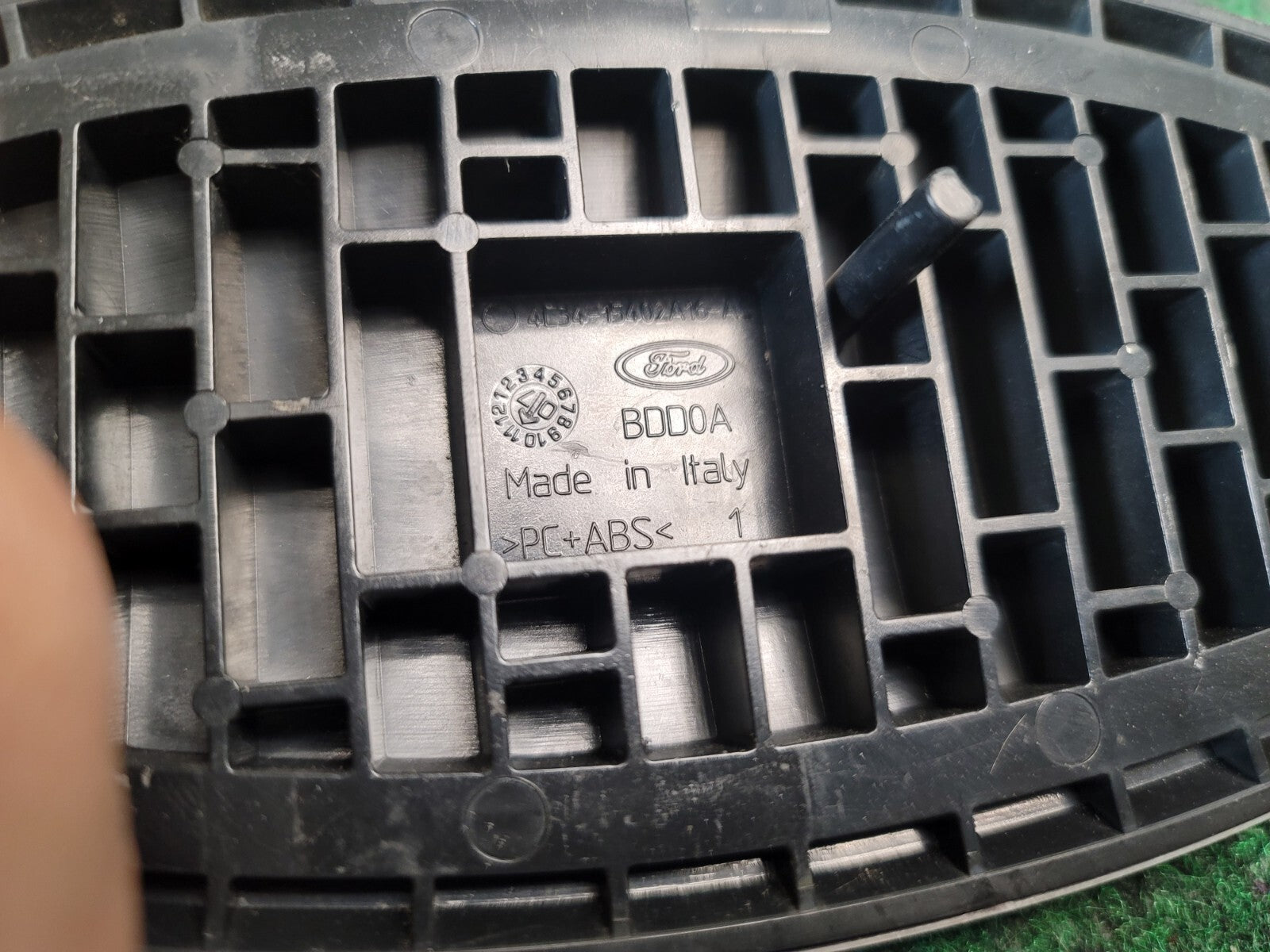 2004 2005 2006 2007 2008 Ford F-150 Front Grille Emblem Ornament 9" Oval 2M4