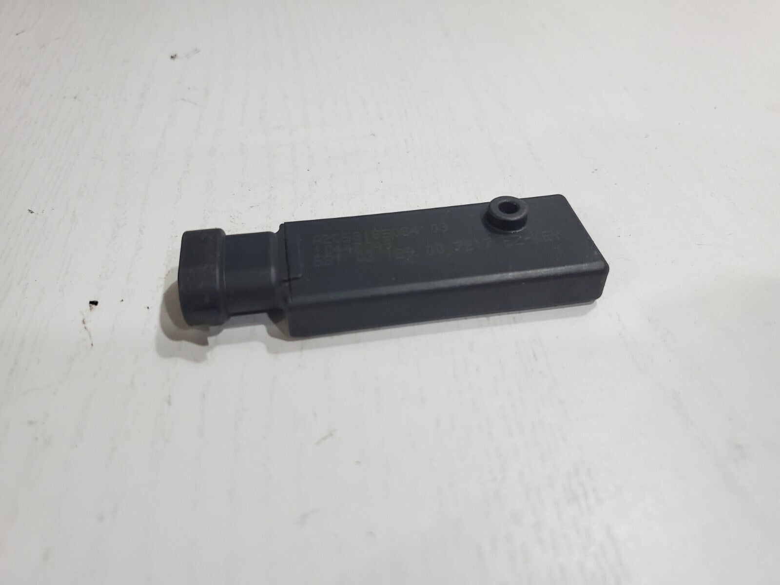 04-09 Cadillac XLR Keyless Entry Remote Antenna Control Module 10448049 OEM 5L5