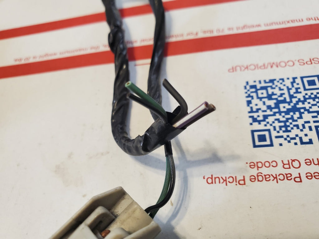 Unkown Make / Model Taillight Wiring Pigtail  3L9