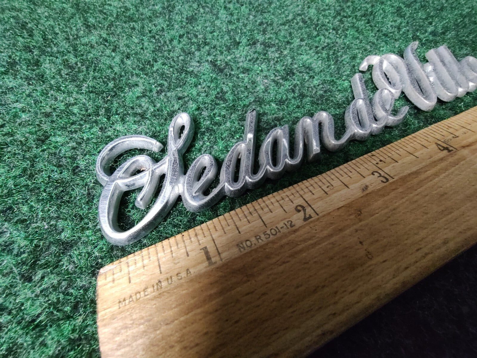 CADILLAC REAR TRUNK SEDAN DE VILLE EMBLEM NAMEPLATE NAME PLATE 7S1
