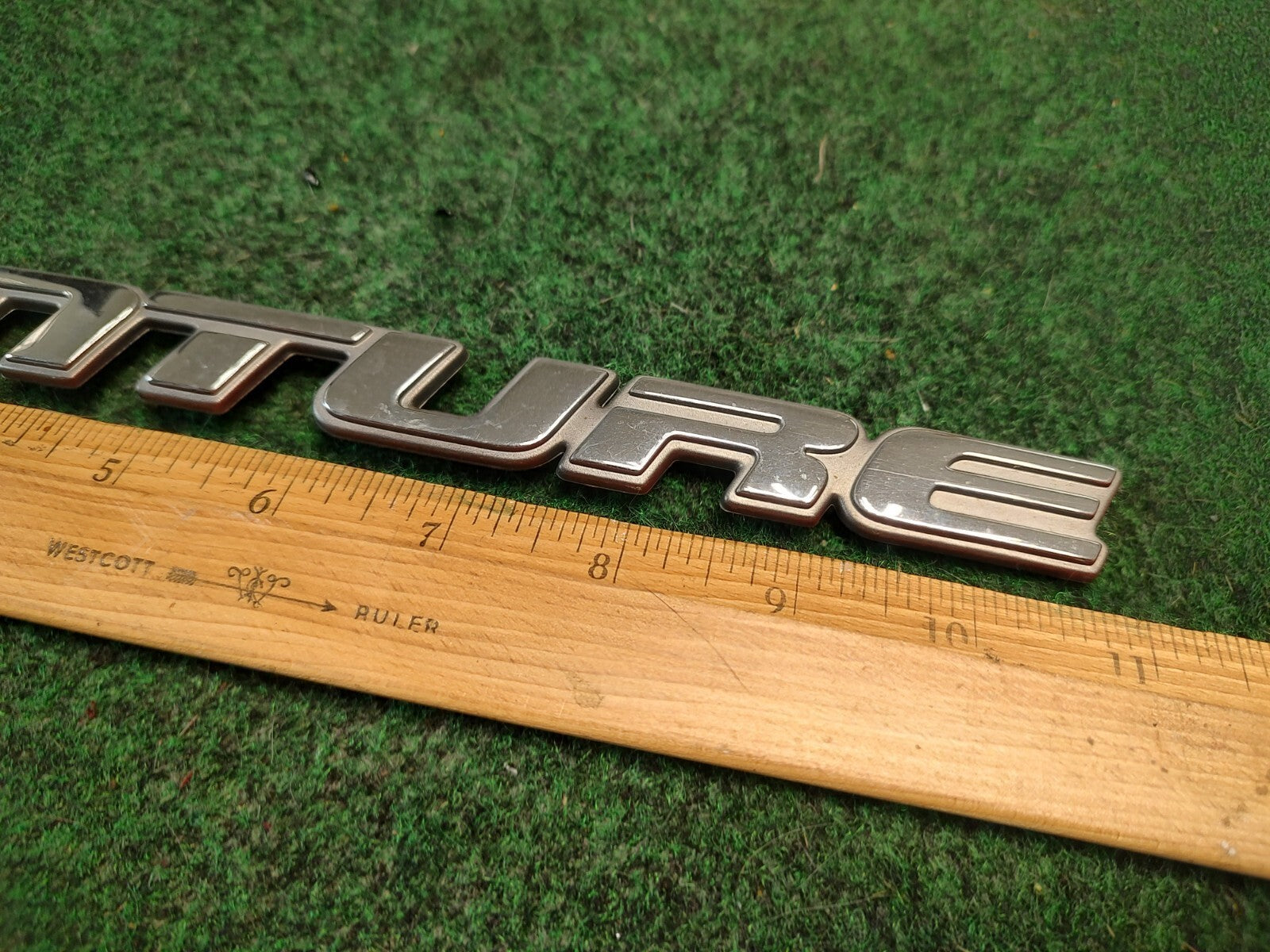 1997-2005 CHEVROLET VENTURE REAR EMBLEM BADGE LOGO CHROME OEM 3S4