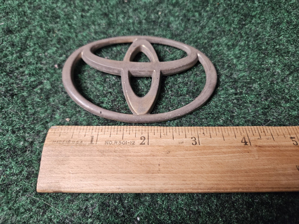 Toyota Gold Emblem Logo Symbol Name Plate Nameplate ~3.75" 9L2