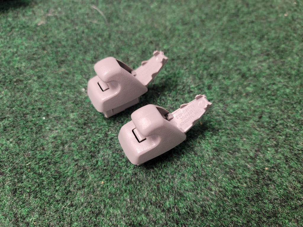 Set Of 2 GM Interior Roof Sunvisor Support Clip Hanger Light Grey OEM 15824912