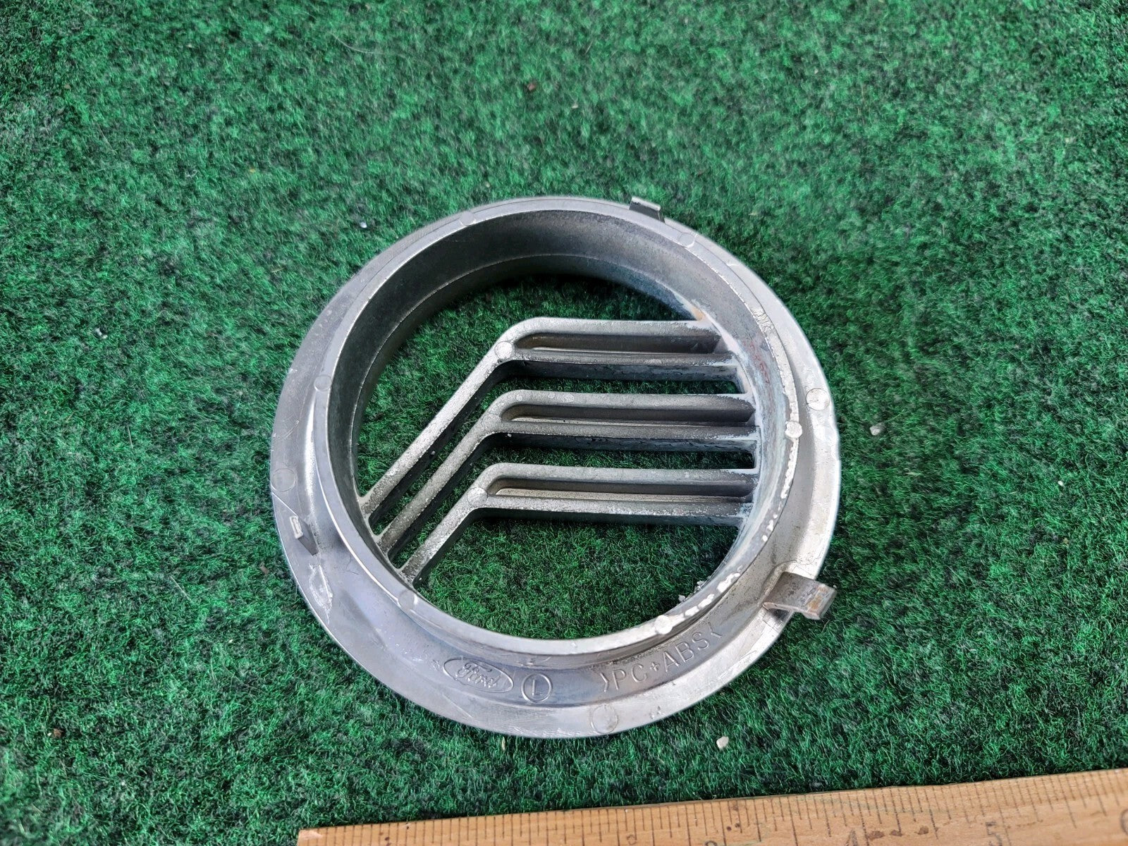 02 03 04 05 MERCURY MOUNTAINEER FRONT GRILLE EMBLEM LOGO BADGE SIGN SYMBOL 1M1