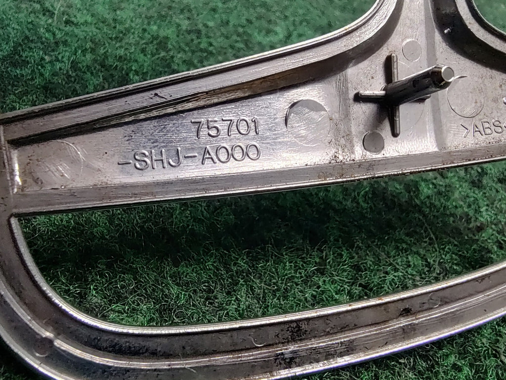 2005-2010 HONDA ODYSSEY REAR LIFTGATE EMBLEM LOGO SYMBOL 75701-SHJ-A000 OEM 1S7