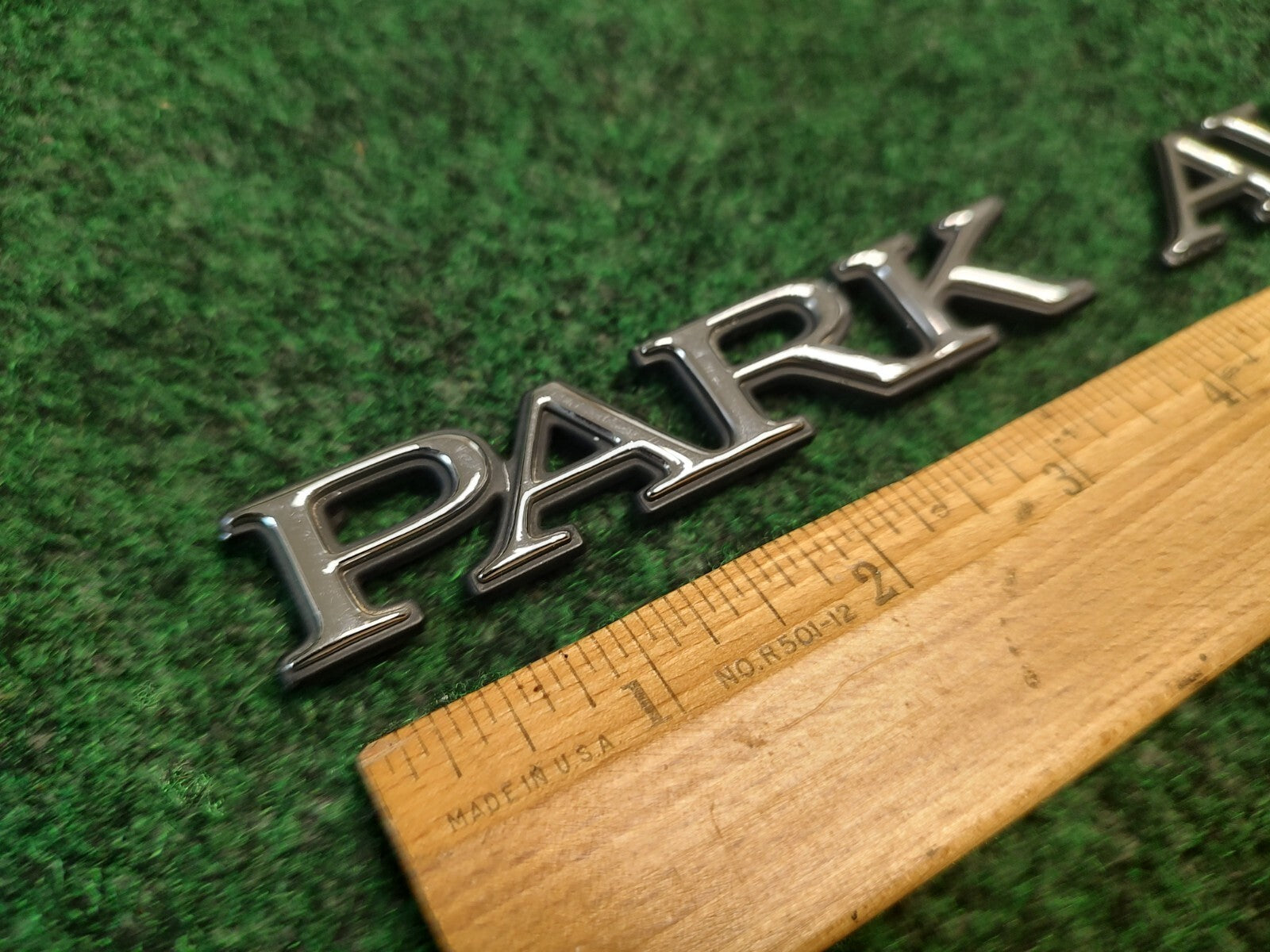 BUICK PARK AVENUE SIDE EMBLEM LOGO BADGE SYMBOL NAME PLATE BADGE USED 4S3