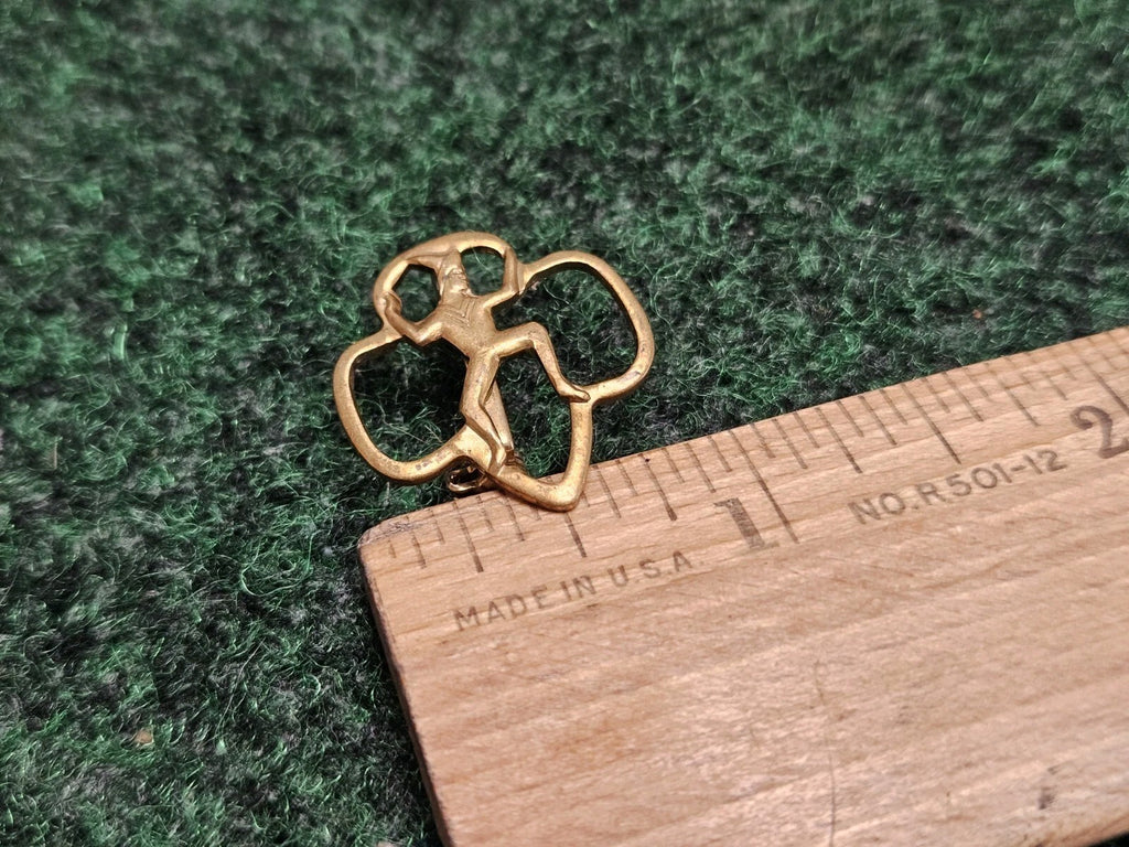 Figural GIRL SCOUT BROWNIE Logo 1" Gold Finish Metal Brooch Pinback Button