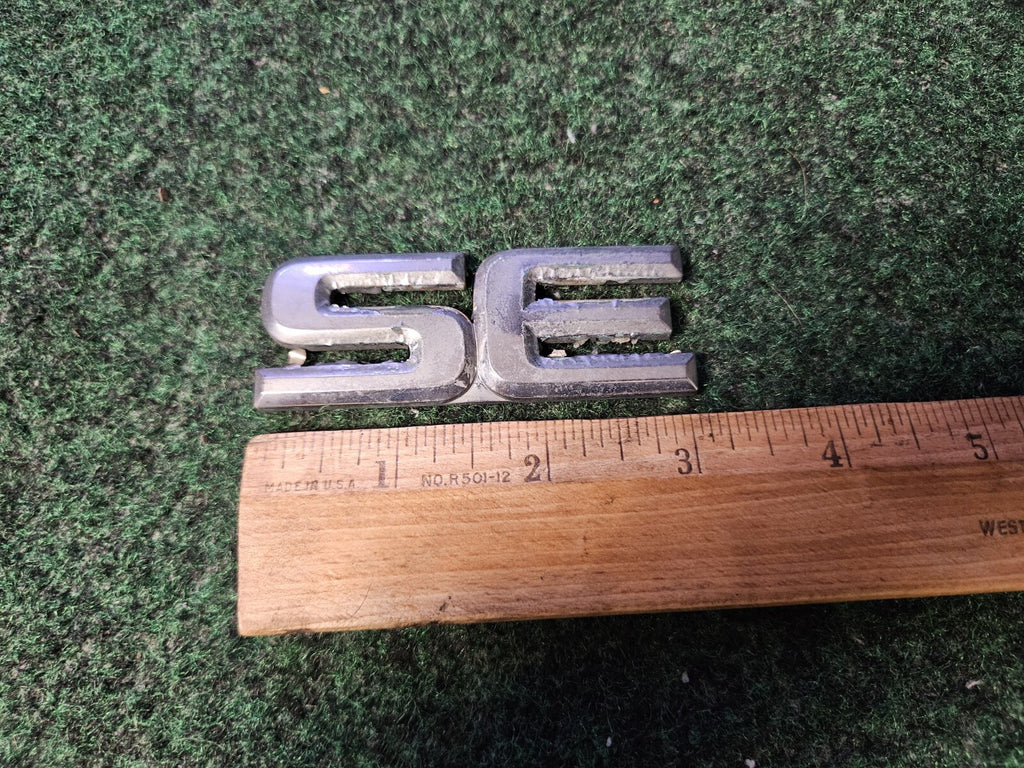 1999-2004 Nissan Pathfinder SE Rear Hatch Liftgate Emblem Badge 908962W600 5M2