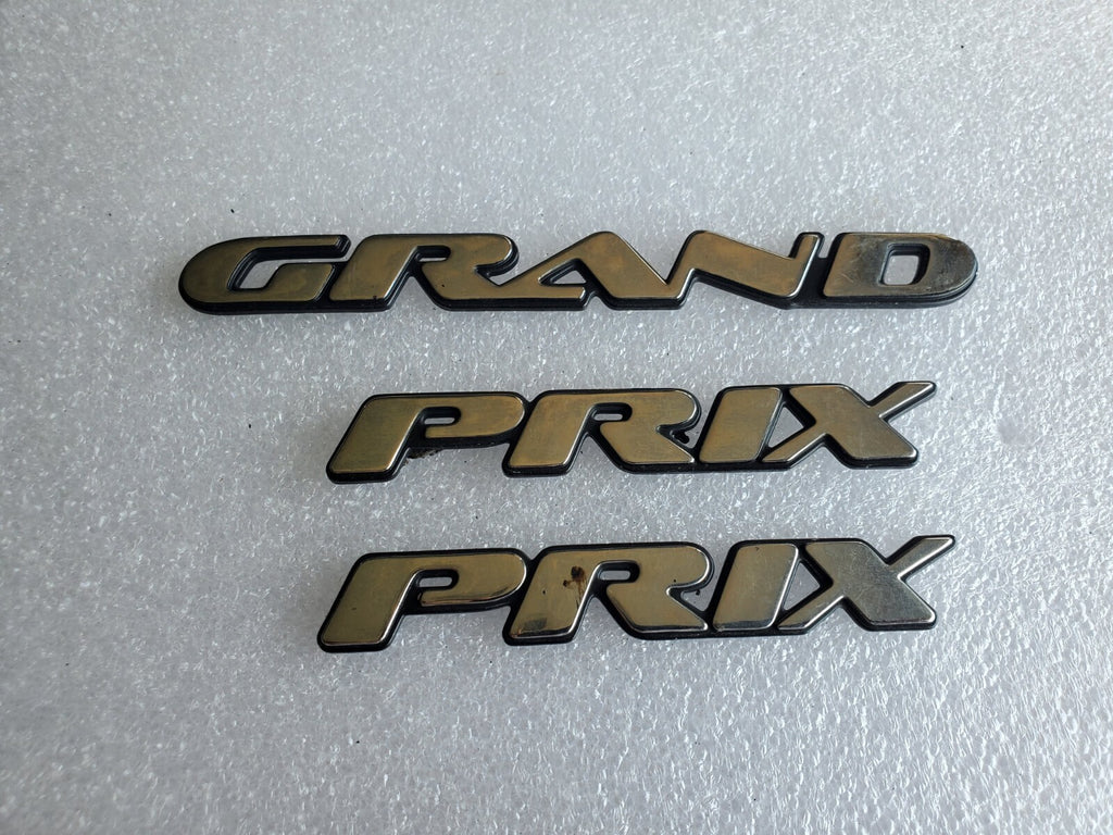 1997 1998 1999 2003 Pontiac Grand Prix Door Name Plate Chrome NAMEPLATE OEM VNTG