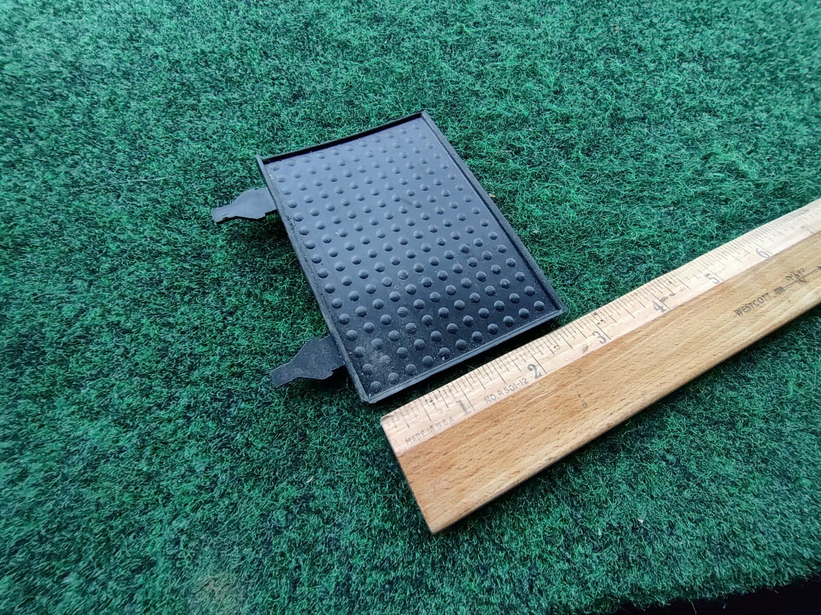 Genuine Nissan Rubber Mat Console Pocket Insert 68532-EZ00A 5S3
