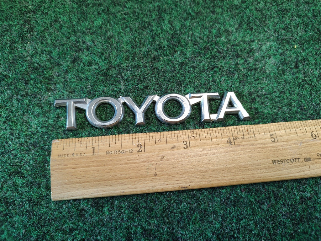 97-01 Toyota Camry Script Trunk Rear EMBLEM Badge OEM Nameplate 98 99 00 3S9
