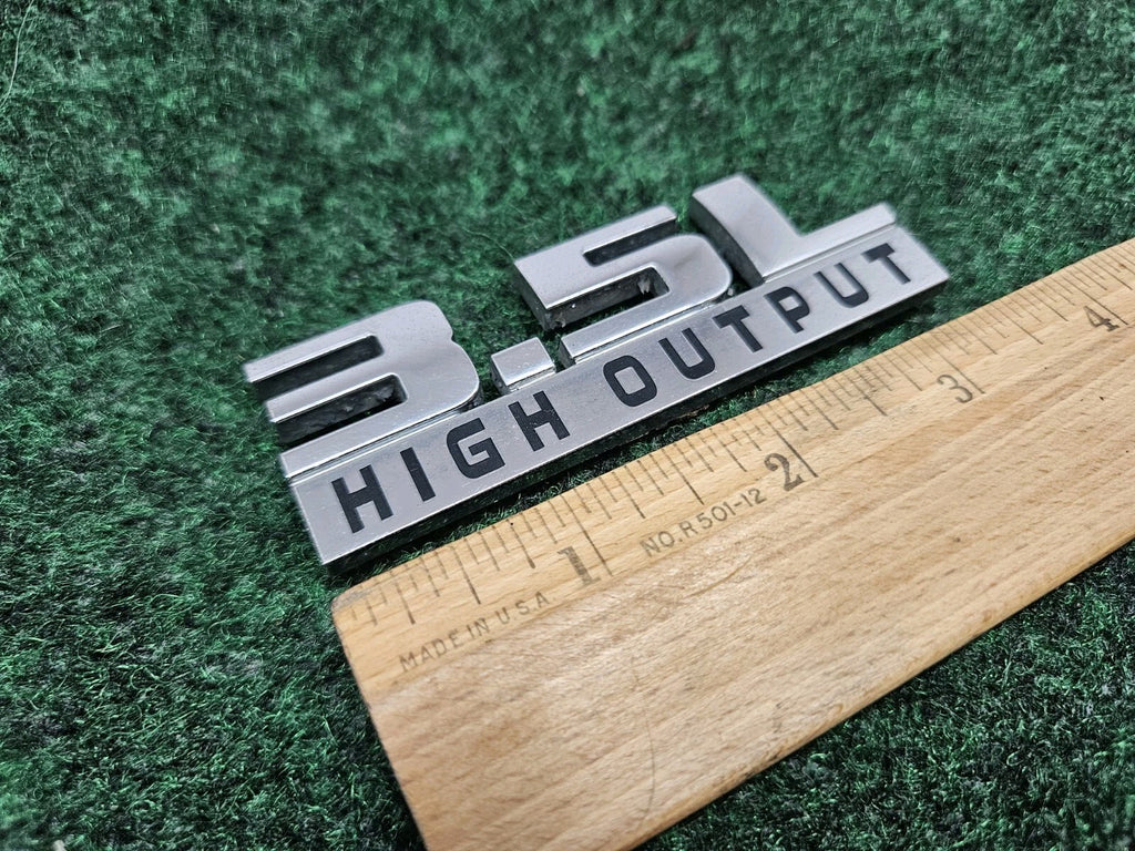 Dodge Charger Magnum 3.5L HIGH OUTPUT Nameplate Emblem 04806330AA GL1