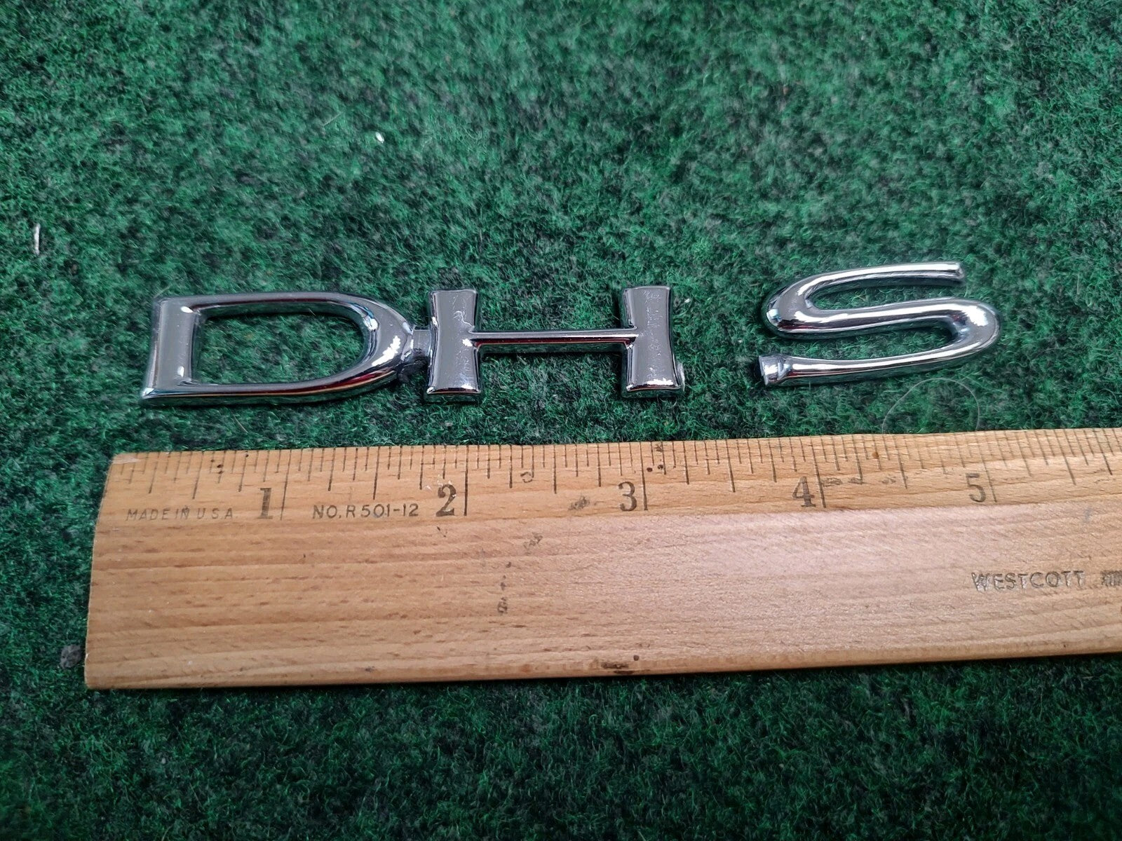 00 01 02 03 04 05 CADILLAC DEVILLE DHS REAR EMBLEM LOGO BADGE SYMBOL OEM 3S2