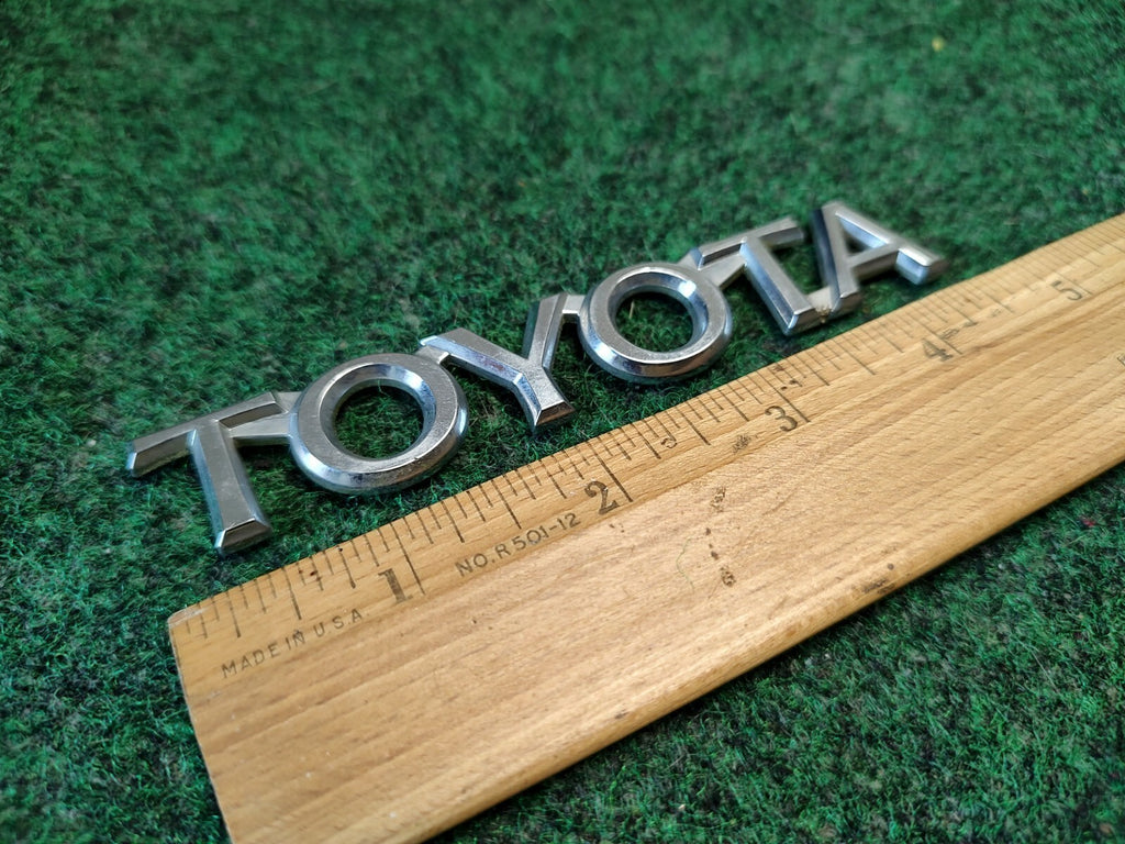 97-01 Toyota Camry Script Trunk Rear EMBLEM Badge OEM Nameplate 98 99 00 3S9