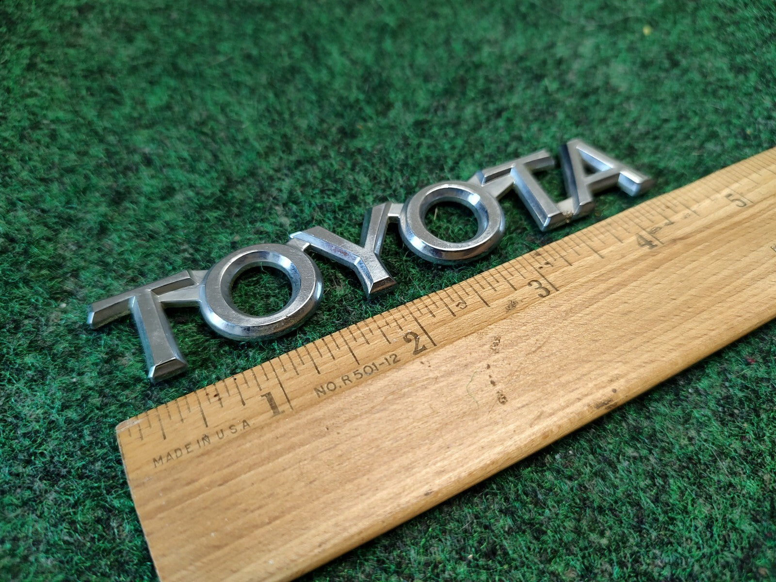 97-01 Toyota Camry Script Trunk Rear EMBLEM Badge OEM Nameplate 98 99 00 3S9