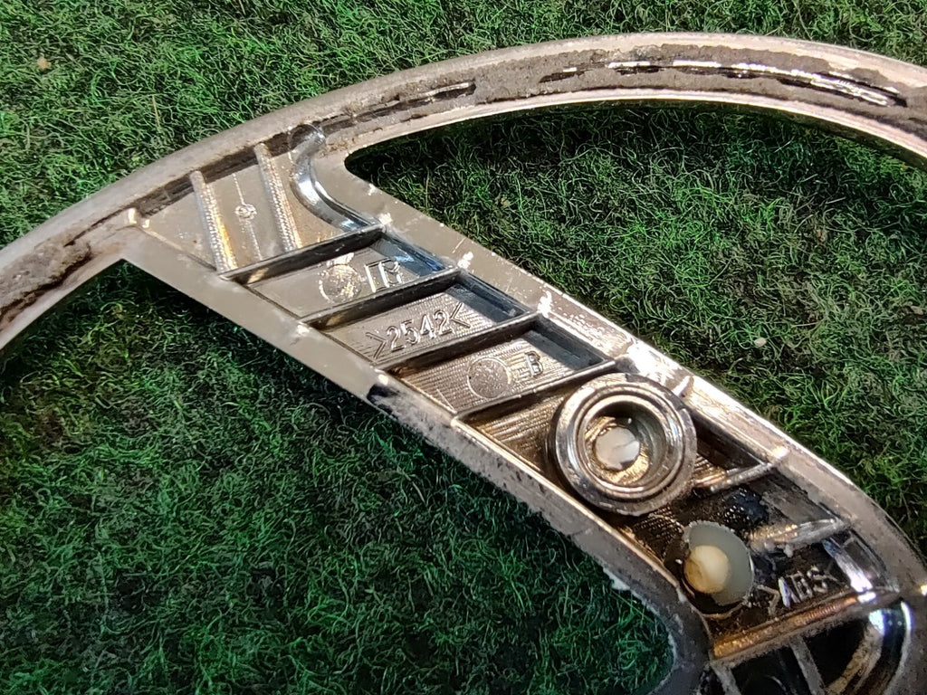 LEXUS ES300 01 02 03 04 05 Rear Emblem Trunk Badge Logo Chrome R2542 2S8
