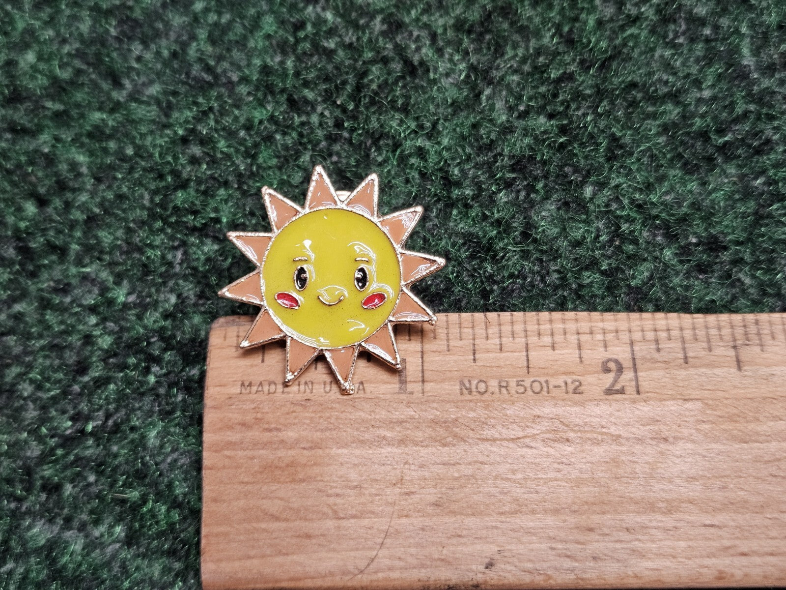 Weather Sun Happy Smile SUNSHINE Collectable Badge Lapel Hat Enamel Pin